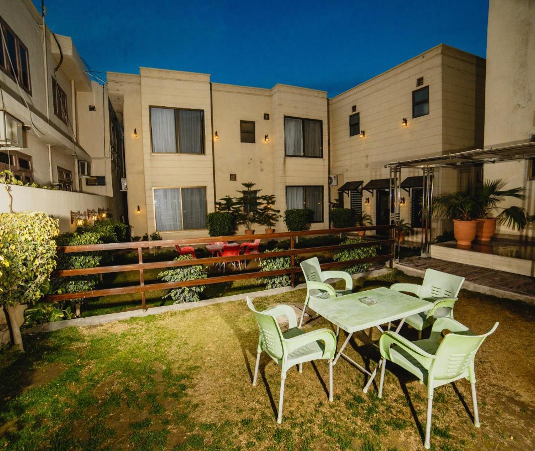 Vip House 호텔 페샤와르 외부 사진