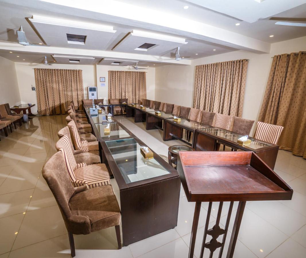 Vip House 호텔 페샤와르 외부 사진