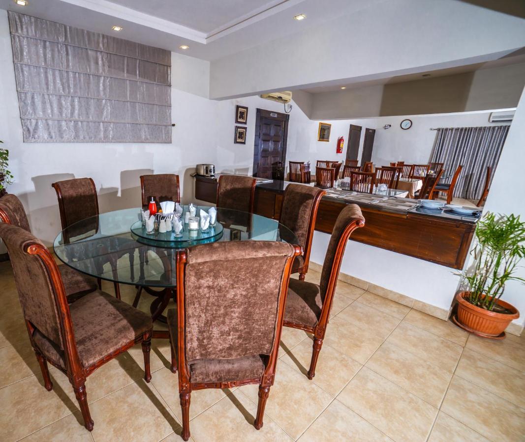 Vip House 호텔 페샤와르 외부 사진