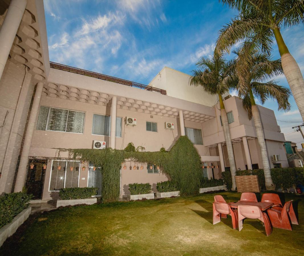 Vip House 호텔 페샤와르 외부 사진